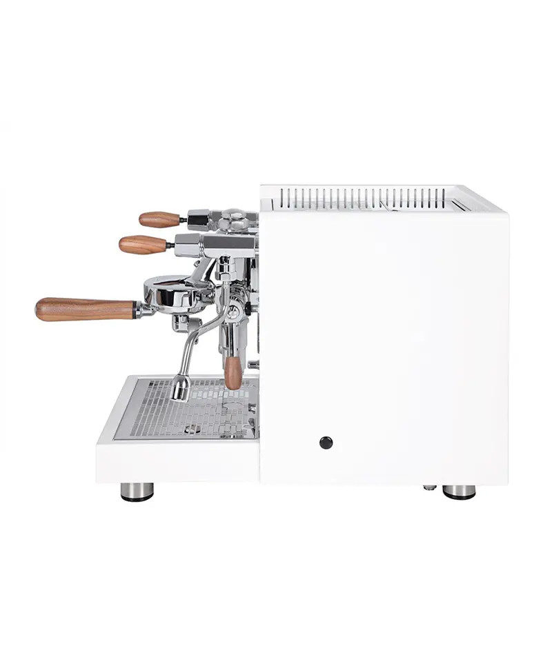 Aquila White
