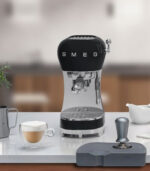 Smeg Macchina da Caffè Espresso manuale 50’s Style, nero lucido – ECF02BLEU - immagine 6