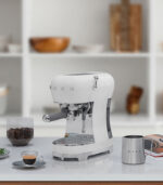 Smeg Macchina da Caffè Espresso manuale 50’s Style, bianco lucido – ECF02WHEU - immagine 6